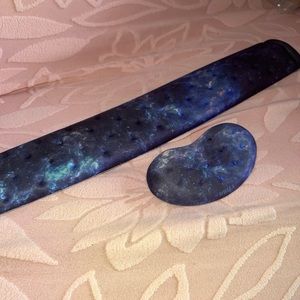 Galaxy print wrist cushions